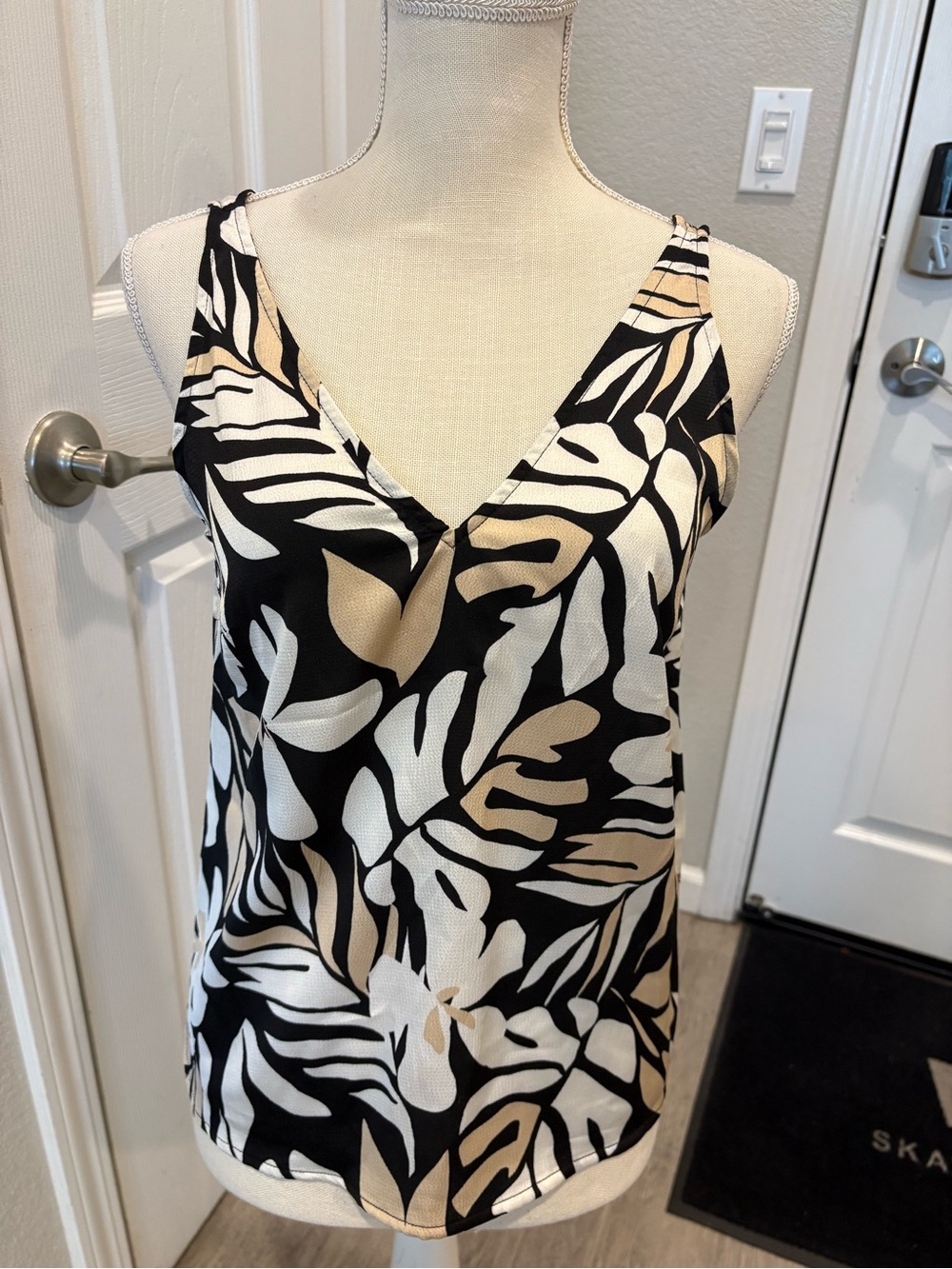 Old Navy Black, White & Tan Leaf-Print V-Neck Mini Dress